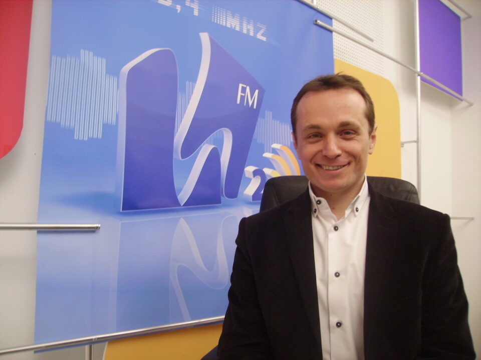 Învaţă să influenţezi cu integritate, cu Andy Szekely