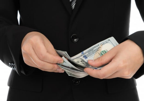 Aceiași bani, altă abordare.  Cum ne schimbăm percepția în privința gestionării banilor?