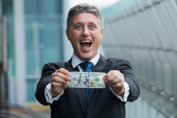 Pot fi fericit chiar dacă nu am bani?